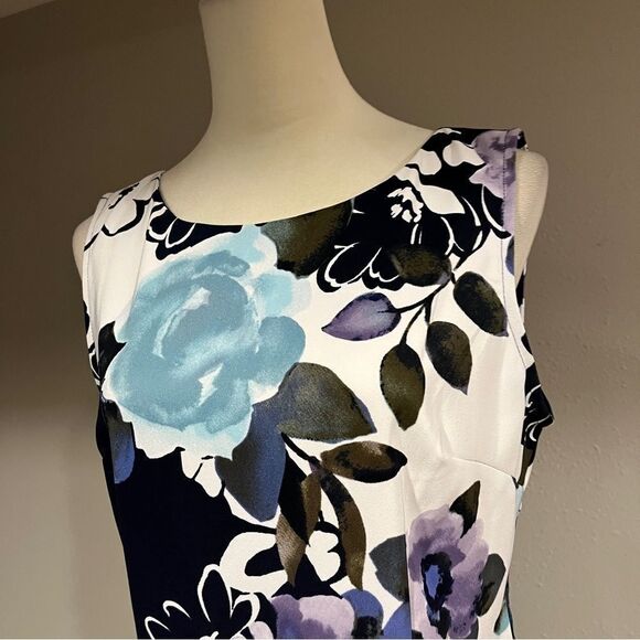 U-neck Floral Sleeveless fitted Dress size 12P - Picture 2 of 11